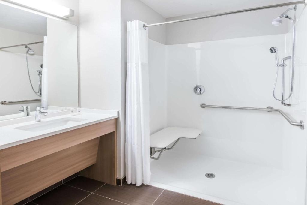Microtel & By Wyndham Gambrills Hotel 2*